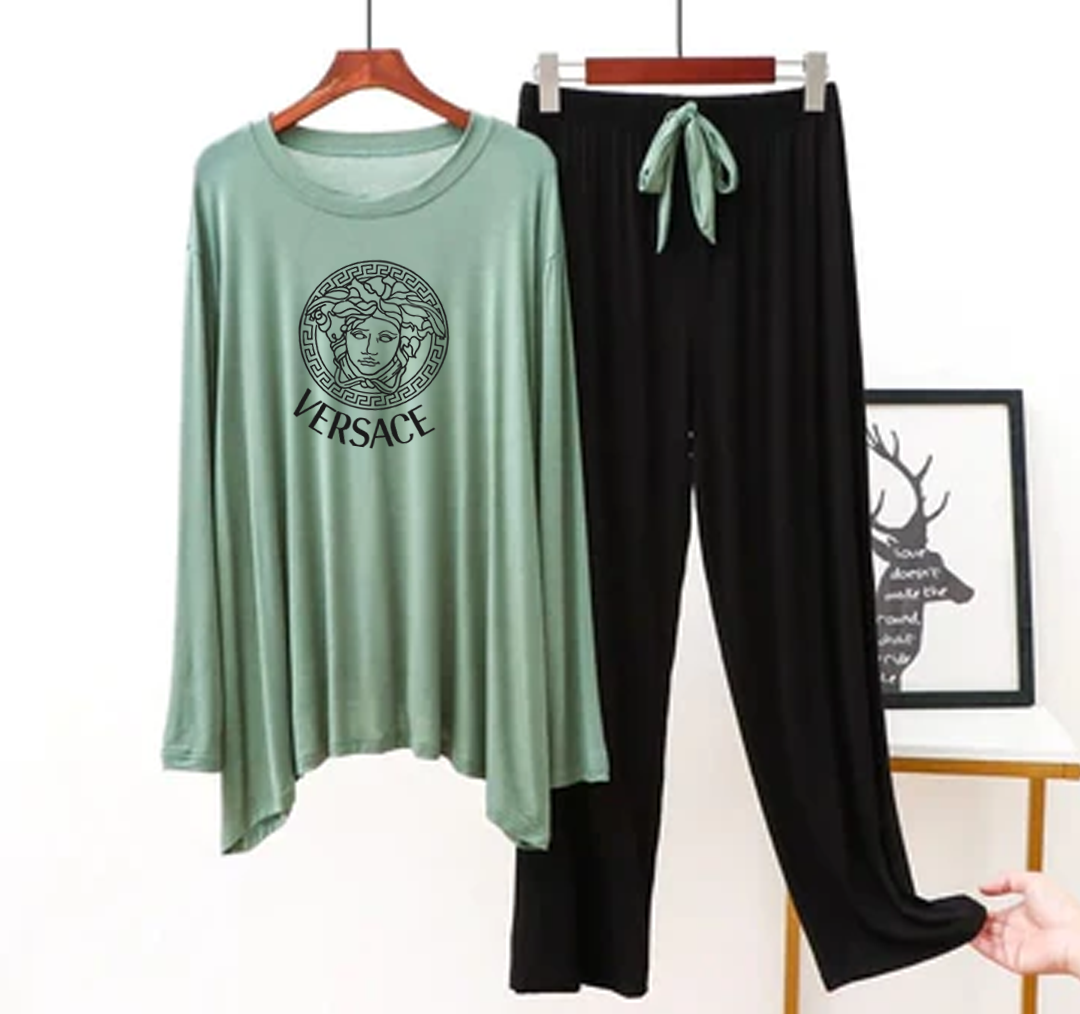 Helnay Vrsce T-Shirt with Black Pajama